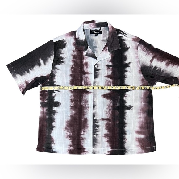 NOVAMEN is a Medium Men’s Button Up Brown & Cream Tie Dye Short Sleeve Shirt - Picture 3 of 8